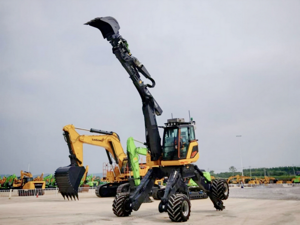 LIUGONG's All-Terrain Excavator Makes Its Debut